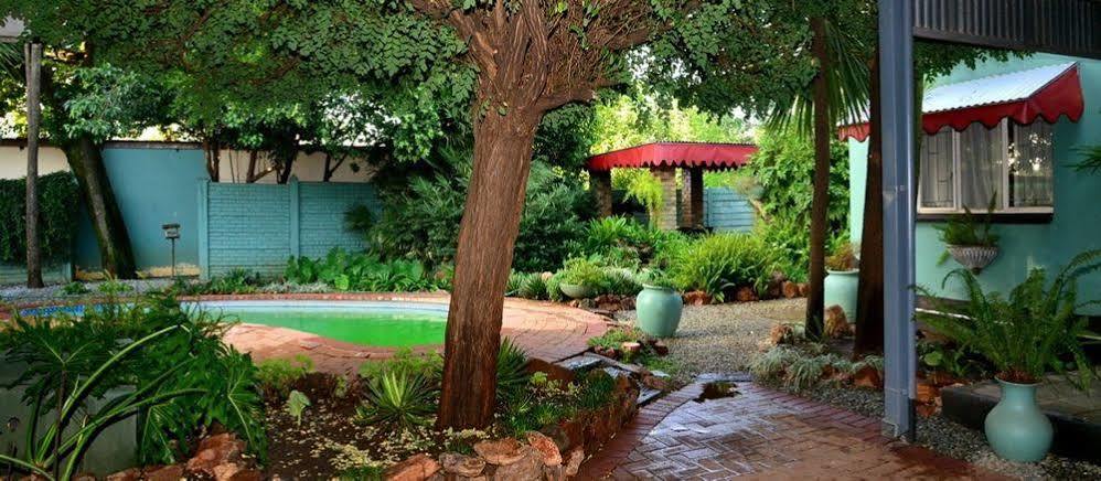 Cosy Cottages Guesthouse Potchefstroom Exterior photo